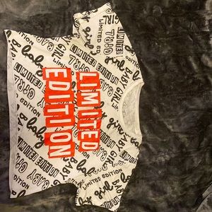 Cropped limited edition tee shirt